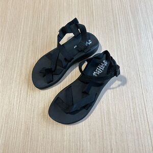 Mau Pau Sandals